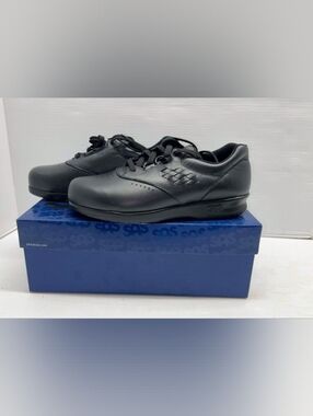 SAS Women's FREE TIME Walking Shoes Triple Black Comfort Size US 6.5